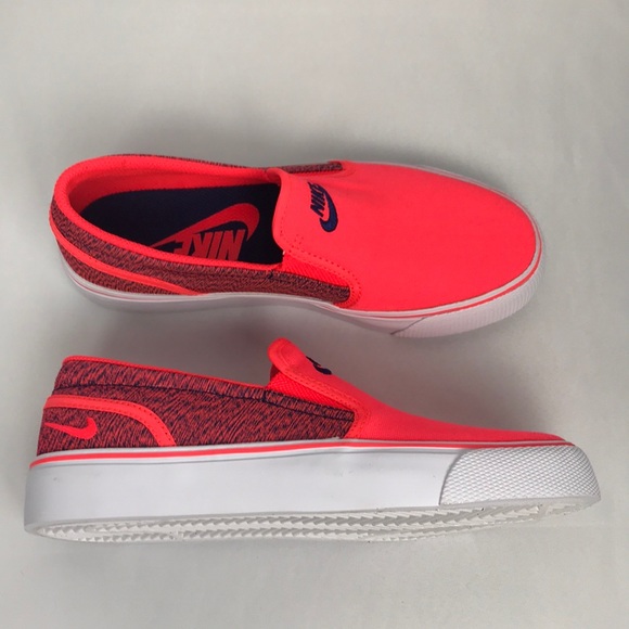 Nike Size 5 7 Toki Slip Canvas Crimson 